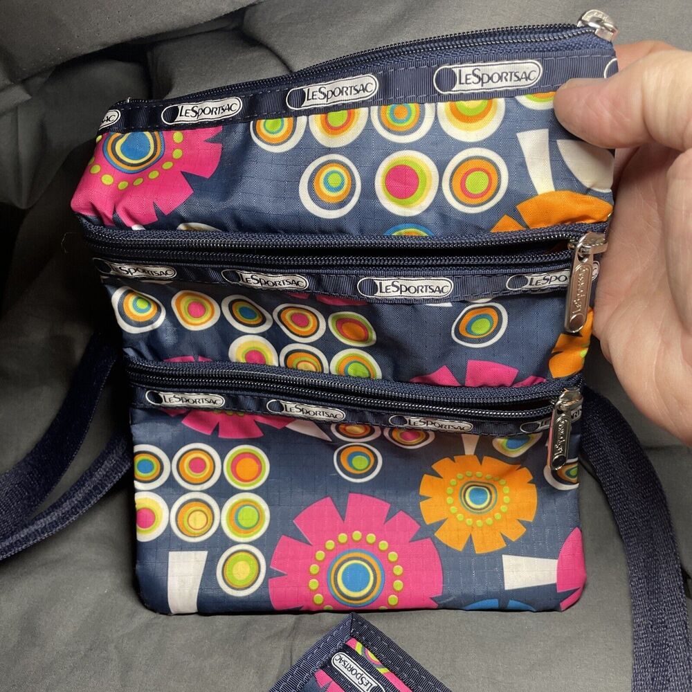 Le Sportsac Crossbody Handbag w/ 3 Zippers - Girl Talk Graphics Design 7.5" x 9 - Picture 4 of 8